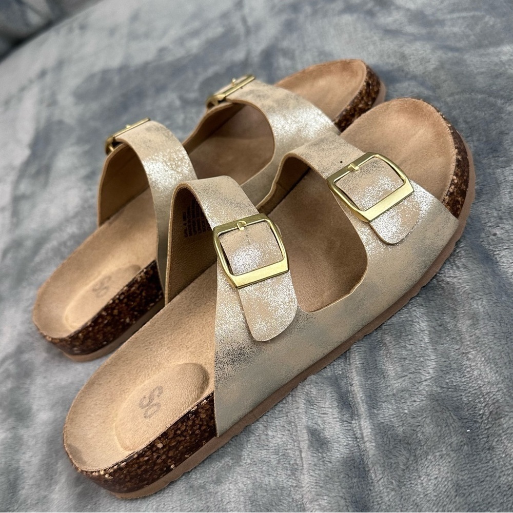 SO girls size 4 gold sandal slide on - Picture 4 of 9